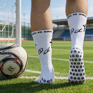 Chaussettes de football antidérapantes personnalisables avec grip, coussinets en tissu éponge absorbant la transpiration, chaussettes de football OEM avec logo personnalisé, taille pour hommes, jeunes et équipes - Product Image 5