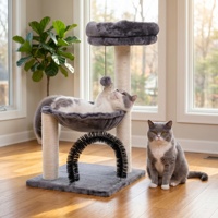 Arbre à chat compact en peluche avec panier, arche de toilettage et griffoir en sisal