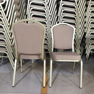 Chaises empilables pour la location <span class=keywords><strong>de</strong></span> salles <span class=keywords><strong>de</strong></span> réception, <span class=keywords><strong>de</strong></span> banquets, <span class=keywords><strong>de</strong></span> mariages, d'événements et <span class=keywords><strong>de</strong></span> salles <span class=keywords><strong>de</strong></span> <span class=keywords><strong>réunion</strong></span> - Product Image 4