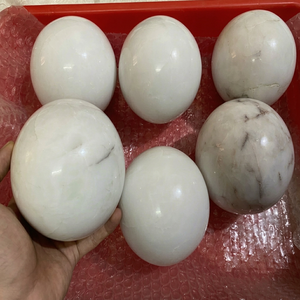 ลูกบอลอาเกตสีขาวขนาด 100 มม. - คริสตัลอากะตธรรมชาติขายส่งสำหรับเสริมฮวงจุ้ย รีกิ การบำบัดรักษา ของขวัญทางจิตวิญญาณ ทำด้วยมือ เป็นมิตรกับสิ่งแวดล้อม - Product Image 1