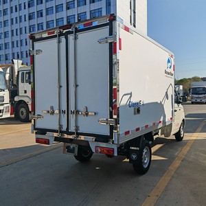 Foton 4x2 1.5-2T Mini Gasoline Refrigerator Truck Customization Transport Vegetable Meat Egg Freezer Refrigerated Truck - Product Image 5
