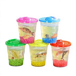 Boîte de transport pour animaux de compagnie en plastique transparent à motif de couronne de style moderne, pour tortues et petits poissons rouges écologiques - Product Image 1