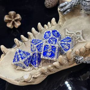 <span class=keywords><strong>Jeu</strong></span> de dés polyédriques <span class=keywords><strong>en</strong></span> cours d'exécution - Product Image 3