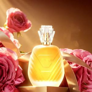 Profumo da Donna di Lusso 75ml con Logo Personalizzato, Etichetta Privata, Confezione Riciclabile con Bottiglia in Vetro Serigrafata - Product Image 5