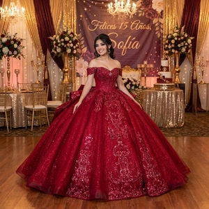 Xs314 Vestido de Gala Moderno con Tirantes Finos, Escote Corazón, Lentejuelas con Diseño Barroco, Color Borgoña, Largo hasta el Suelo, Cola Capilla y Espalda Descubierta - Product Image 1