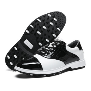 Chaussures <span class=keywords><strong>de</strong></span> golf confortables et légères pour hommes Panneaux en cuir verni microfibre Semelle extérieure en caoutchouc antidérapante pour un swing stable Caractéristiques souples - Product Image 5