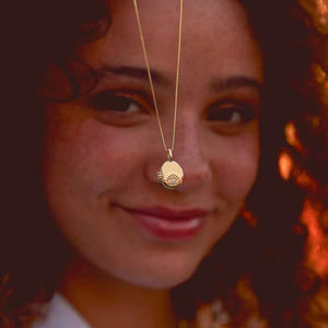 Простой Овальный латунь позолоченный открытый и закрытый Фото Кулон Солнце Луна демон глаз ожерелье - Product Image 2