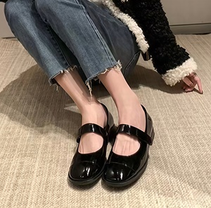 Zapatos Mary Jane de Cuero Negro Brillante Estilo 2026 para Mujer - Retro con Parches y Hebilla Metálica, Casuales y Elegantes, Estilo Universitario - Product Image 6