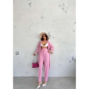 Conjunto de Dos Piezas Rosa para Mujer ARM, Kimono Floral con Flecos, Talla XS/XS, Top Corto por Encima de la Rodilla, Atuendos para Club, Mínimo. Pida 3 Piezas - Product Image 1