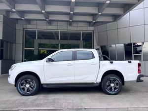 Camionnette Qingling Isuzu T30 4x2 4x4, type plateau, fourgon de transport, capacité de charge de 1,5 tonne, double cabine, camionnettes de camping, boîte de camionnette - Product Image 4