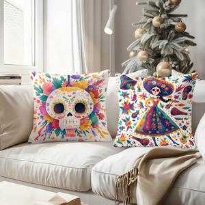 Coussins décoratifs colorés sur le thème du Jour des Morts, ornés de crânes vibrants et de motifs festifs d'art populaire mexicain. - Product Image 4