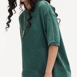 T-shirts unisexes surdimensionnés à logo, en coton biologique Pima 100% peigné, épais et personnalisables, pour hommes, avec épaules tombantes, vente en gros - Product Image 4