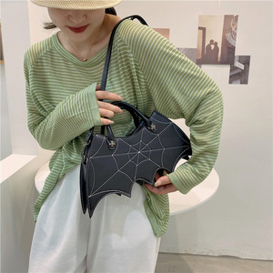 <span class=keywords><strong>Borsa</strong></span> a <span class=keywords><strong>tracolla</strong></span> a tema halloween con motivo a pipistrello spettrale da donna - Product Image 5