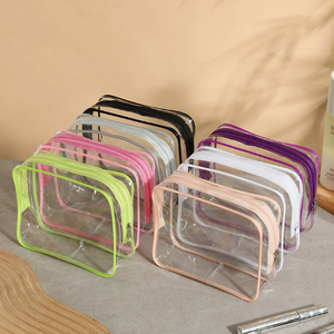 Sac à fermeture éclair en PVC imprimé personnalisé de style kawaii en vrac d'usine, pochette d'organisation essentielle pour les voyages, pour les échantillons de soins de la peau et les cosmétiques - Product Image 3