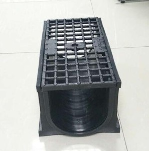 Grille de drainage pour allée EN124 D400 et cadre en <span class=keywords><strong>fonte</strong></span> ductile articulé pour caniveau d'évacuation des <span class=keywords><strong>eaux</strong></span> <span class=keywords><strong>pluviales</strong></span> - Product Image 4