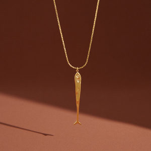 Collana con Ciondolo a Forma di <span class=keywords><strong>Pesce</strong></span> Stile Oceano J&D Jewelry, Gioiello Impermeabile in Acciaio Inossidabile Placcato Oro 18K PVD per Donne - Product Image 5