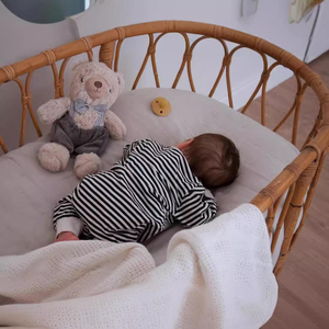 Boneka Silikon Reborn dengan Pakaian Anak Perempuan/Anak Laki-Laki, Jas Hitam, Dilengkapi Dot Naxido untuk Menghisap, Bayi Realistis Cina untuk Dijual - Product Image 4