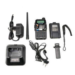 Venta al por mayor Baofeng serie <span class=keywords><strong>UV</strong></span> 5R walkie talkie VHF y UHF de doble banda 5W/1W 128CH FM con auricular <span class=keywords><strong>UV</strong></span> <span class=keywords><strong>5RA</strong></span> radio de dos vías - Product Image 5