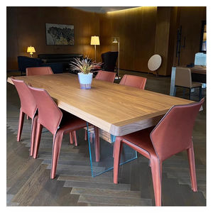 Chaise de salle à manger contemporaine en cuir avec dossier et pieds en métal, design ergonomique, écologique, pour mobilier de salle à manger de villa - Product Image 4