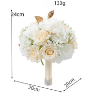 Luxuriöser Handgefertigter Bohemian Hochzeitsstrauß mit Weißen und Goldenen Mittelgroßen Künstlichen Seidenrosen für Braut, Muttertag und Abschlussfeier