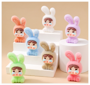 Miniatura di bambola che piange, colorata e floccata, con coniglietto 3D, ciondolo per bambini, sorpresa in sacchetto portafortuna. - Product Image 6