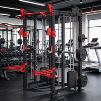 Rack d'entraînement à poulie fixe trois-en-un haute performance compatible avec plusieurs accessoires pour l'exercice du corps entier