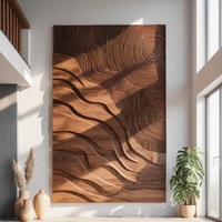 Décoration murale artisanale en bois massif gravé, motif anneau d'arbre superposé et relief topographique ondulé, pour espaces intérieurs rustiques