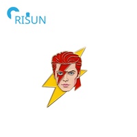 Usine métal musique Rock chanteur Rockstarman émail broche foudre boulon Bowie chat broche personnalisé David Bowie émail broche Badge