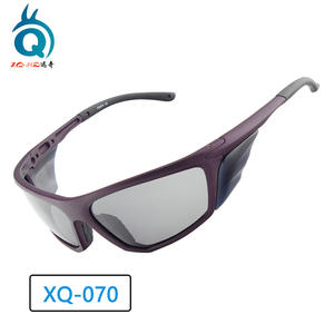 Gafas de Sol Polarizadas para Ciclismo XQ070, Protección UV, Resistentes al Polvo y Arena, Gafas Deportivas para Pesca, Lentes Modernas para Actividades al Aire Libre - Product Image 3