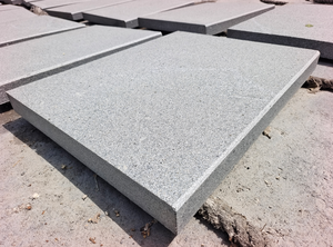 Dalles et carreaux en granit noir sésame gris foncé G654 de Chine, marches, tailles personnalisées, design moderne pour l'extérieur, finition flamme - Product Image 4