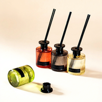 Solution de recharge pour coffret cadeau d'aromathérapie sans flamme 150 ml, décor haut de gamme rayé avec couvercle noir pour parfum d'ambiance chambre et toilettes