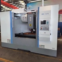 Centre d'usinage vertical CNC automatique VMC1370 avec commande GSK et broche BT40 pour l'usinage des métaux