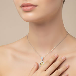 Proveedor de Hong Kong, Joyería Fina de Diseño Vintage Único y Elegante, Colgante de Diamante Natural con Corte Brillante en Oro Blanco y Amarillo Sólido de 18K - Product Image 5