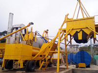QLB série 10TPH mini usine d'asphalte avec mélangeur à tambour et composants finis de base PLC Bin