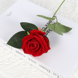 Flores Artificiales Mariage <span class=keywords><strong>Bouquet</strong></span> <span class=keywords><strong>De</strong></span> <span class=keywords><strong>Fleurs</strong></span> Arrangement Floral Soie Mariage Artificielle Rouge Blanc Rose Pièce Maîtresse Fleur - Product Image 1