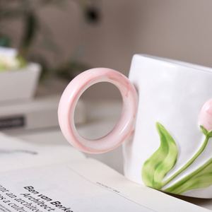 Ceremonia DE BODA pintada a mano de cerámica de tulipán de alto color Regalo de compañía Taza de flores creativa con diseño de taza - Product Image 5