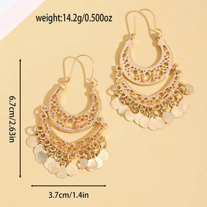 Orecchini pendenti a forma di U con nappe da donna, gioielli alla moda con disco cavo a mezzaluna vintage - Product Image 2