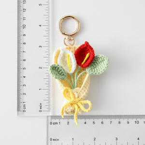 Yüksek kalite el yapımı gelinçiceği çiçek örme peluş anahtarlık Mini tığ çiçek buket anahtarlık kolye hediye anahtarlık oyuncaklar - Product Image 6