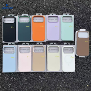 Étui magnétique de luxe en silicone liquide avec anneau métallique pour caméra, motif à pois 3D, coque souple pour iPhone 13 14 15 16 17 Pro Max - Product Image 1