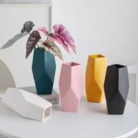 Ensemble de vases en céramique abstraits géométriques YanJun, vase décoratif irrégulier creux moderne pour la décoration de table et de la maison
