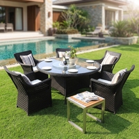 Ensemble de salle à manger d'extérieur 6 places en rotin durable et moderne, fauteuils en osier PE confortables, mobilier de jardin, d'appartement ou de patio de style ferme