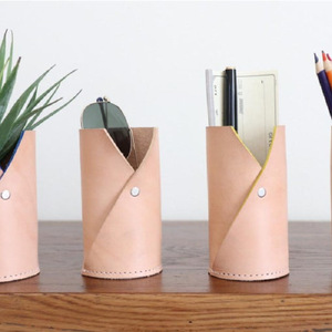 Vase en cuir personnalisé avec un design tendance Instagram, style minimaliste coréen, idéal pour organiser les objets de bureau et - Product Image 4