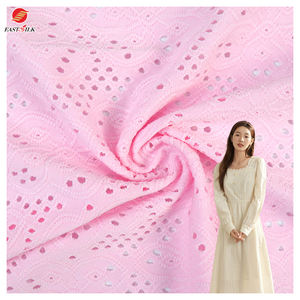 Textiles de conception personnalisée populaire chinoise polyester spandex broderie trou tricoté tissu Jacquard <span class=keywords><strong>pour</strong></span> vêtement - Product Image 1