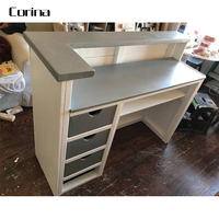 Comptoir de réception compact en pierre artificielle Corina avec éclairage LED, garantie 10 ans, surface polie, style moderne et luxueux, convertible