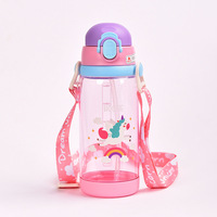 Bouteille d'eau en plastique avec couvercle à clapet, portable, pour étudiants, tasse à boisson scolaire, avec sangle d'épaule, pour l'été, les voyages en extérieur, mug citron en Tritan