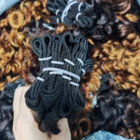 LetsFly Vente en Gros Couleur Naturelle Bouclée Rose 100% Cheveux Humains Brésiliens Tissage 1B/30 Cheveux Bouclés Rose Non Traités Extensions de Cheveux Vierges