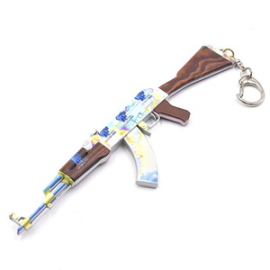 Fabricantes diseño nuevo juego de disparos csgoak47 equipo de enfriamiento artesanía de metal pistola molde llavero material de aleación de zinc en stock - Product Image 3