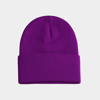 Bonnet en tricot fin écologique pour les modes de vie actifs, doté d'un tissu respirant et d'une silhouette élégante et profilée