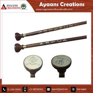 ไม้เท้าด้ามไม้ทองเหลืองดีไซน์เนอร์สำหรับเป็นของขวัญส่งเสริมการขายและธุรกิจ - Product Image 3