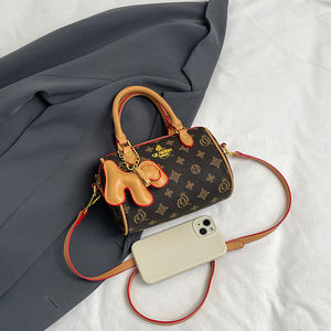 Sac à main Boston à motif géométrique tendance. Fabriqué en matériau PU de haute qualité. Convient à un usage quotidien.21 - Product Image 4